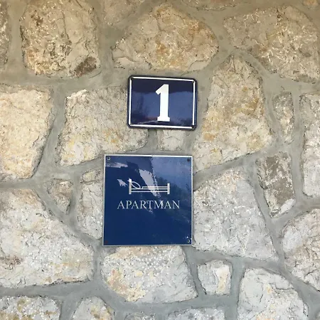 Dvojak Appartamento Njivice